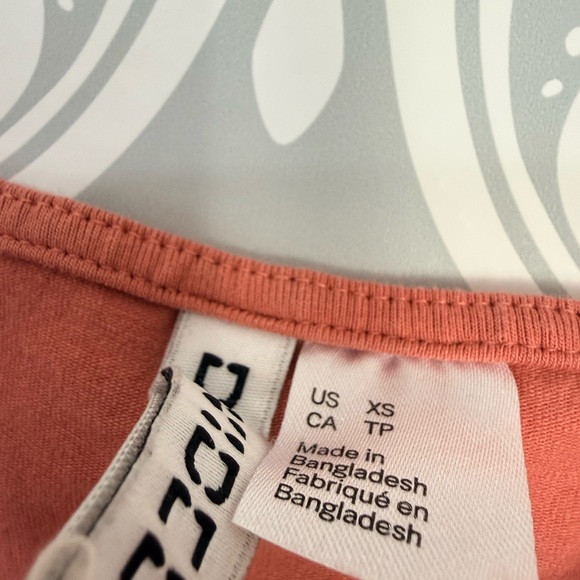 10/$25 • Divided H&M Basic Cami Tank - Picture 2 of 2